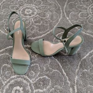 Gianni Bini heels size 9